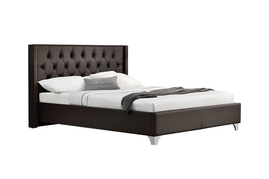 1210 Wing Design klassisches Polsterbett mit Nieten