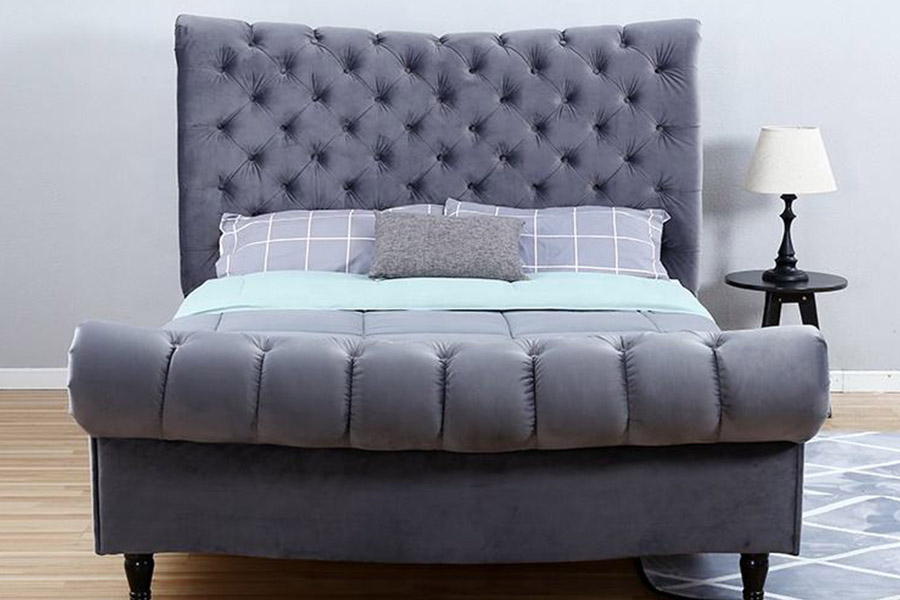 1393 Luxus-Schlittenbett mit hohem Kopfteil, gepolstertes Bett