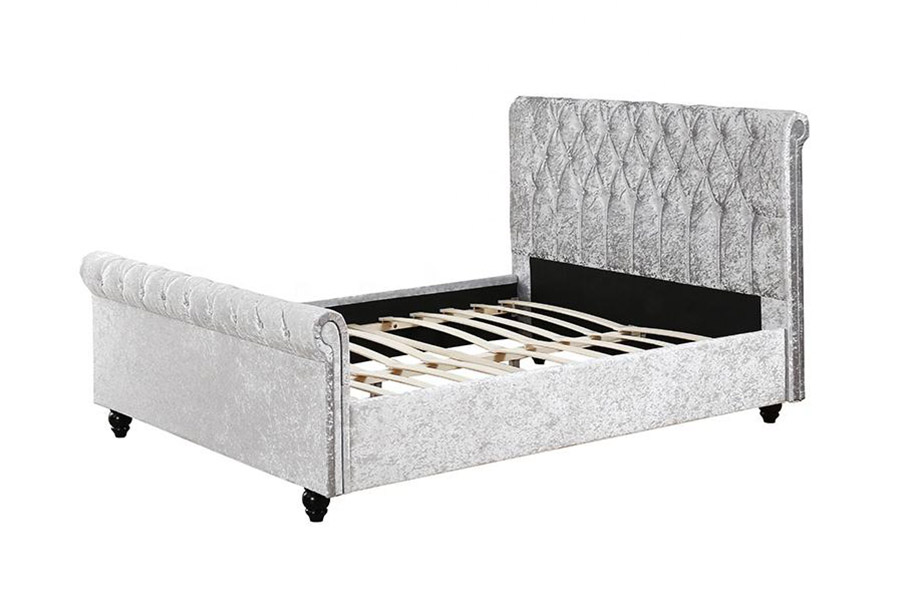 1366 Modernes Schlittenbett, gepolstertes Bett aus Samtstoff