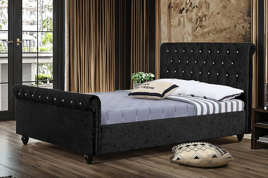 1366 Modernes Schlittenbett, gepolstertes Bett aus Samtstoff