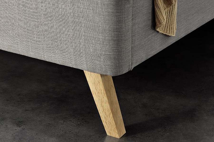1525 Doppelbett mit Holzrahmen und weicher Polsterung