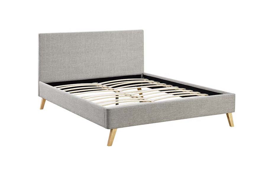 1525 Doppelbett mit Holzrahmen und weicher Polsterung