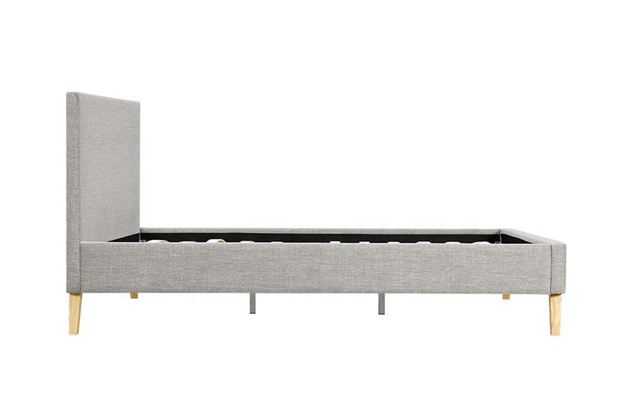1525 Doppelbett mit Holzrahmen und weicher Polsterung