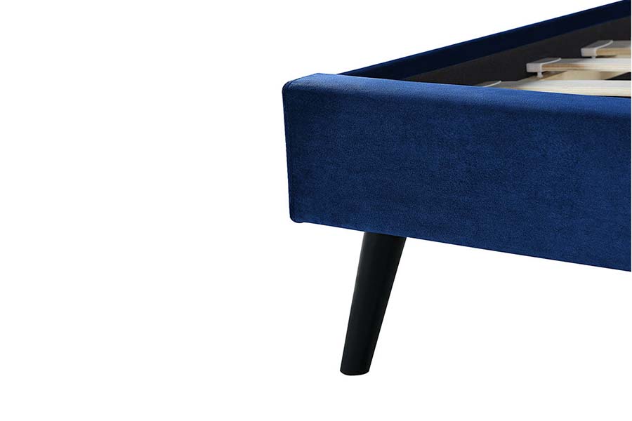1494 Queensize-Bett mit Holzbeinen, blaues Polsterbett mit weichem Kopfteil