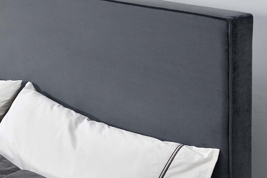 1476 Plattformbett, gepolstertes Bett aus buntem Samtstoff