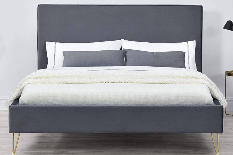1476 Plattformbett, gepolstertes Bett aus buntem Samtstoff
