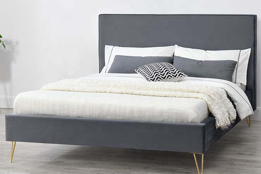 1476 Plattformbett, gepolstertes Bett aus buntem Samtstoff