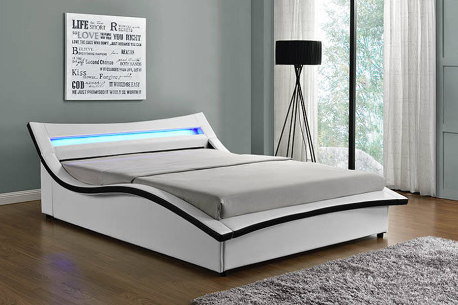 1877 Luxuriöser LED-gepolsterter Bettrahmen aus PU-Leder