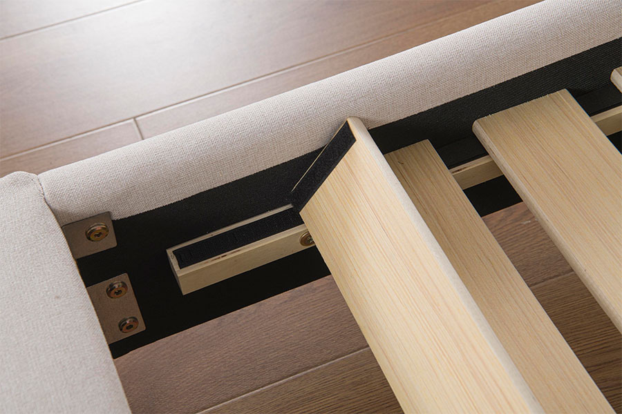 4905 Minimalistisches Plattformbett aus getuftetem Leinen